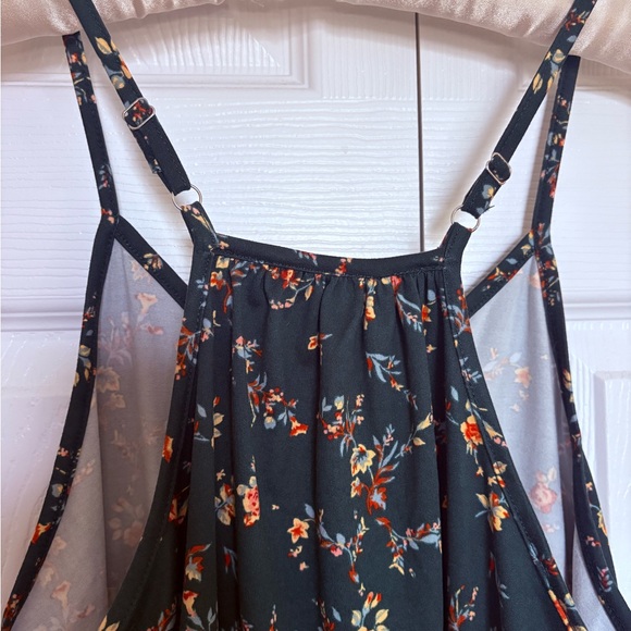 Willow & Root Floral Tank Top - Green - Picture 4 of 8